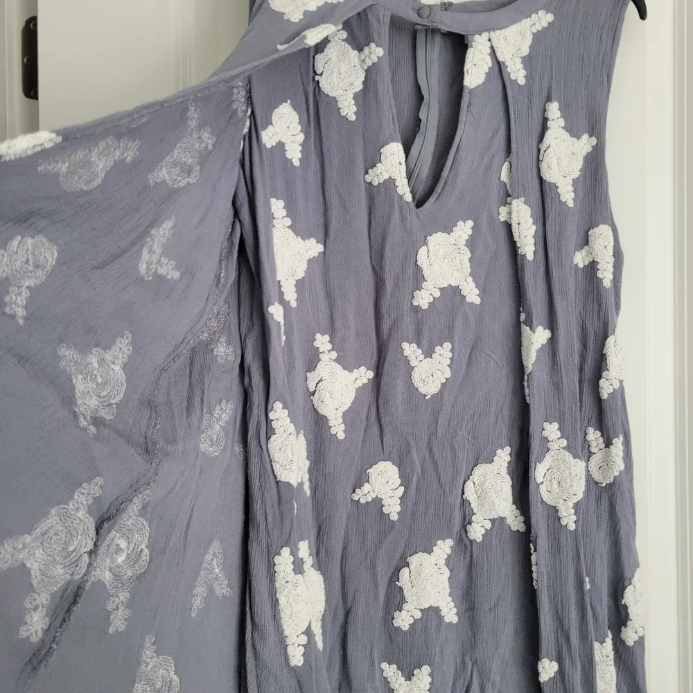 HONEY BELLE FLOWY TOP Tunic/ Dress Medium Blue Embroidery LG - Picture 2 of 9